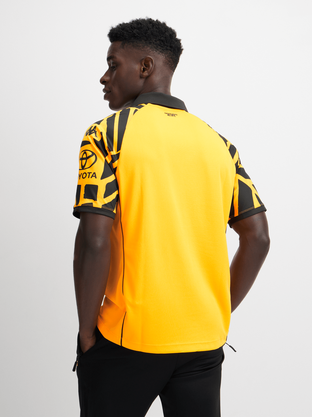 Kappa Men's Kaizer Chiefs 25/26 Home Yellow Stadium Jersey Official Fan Gear