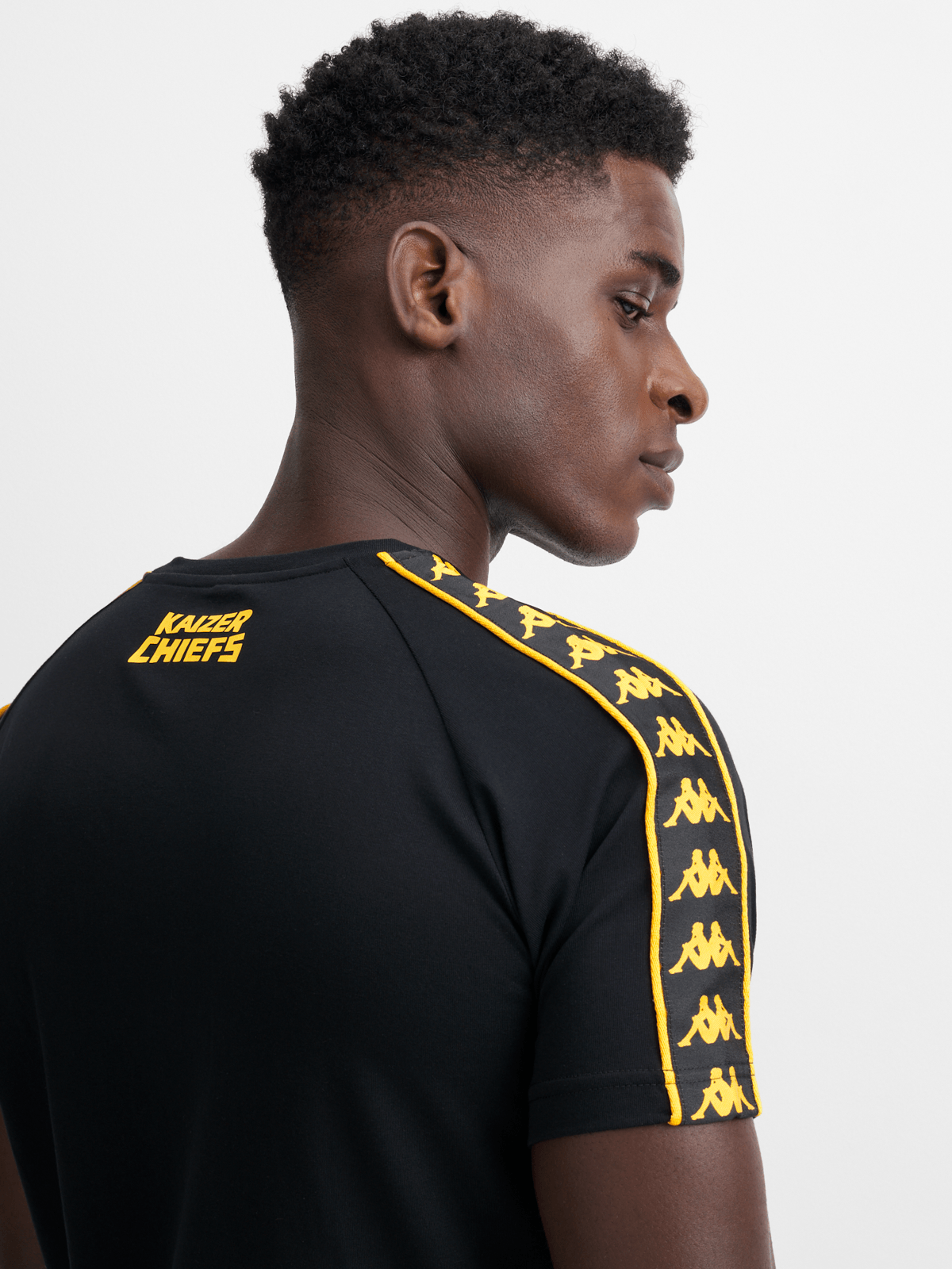 Kappa Men's Kaizer Chiefs 222 Banda Coena Slim-Fit Black Cotton Tee