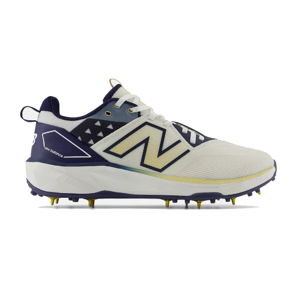 New Balance Full Spike Cricket